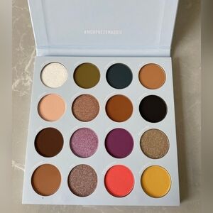 Morphe 2 x Maddie Changement Artistry Palette